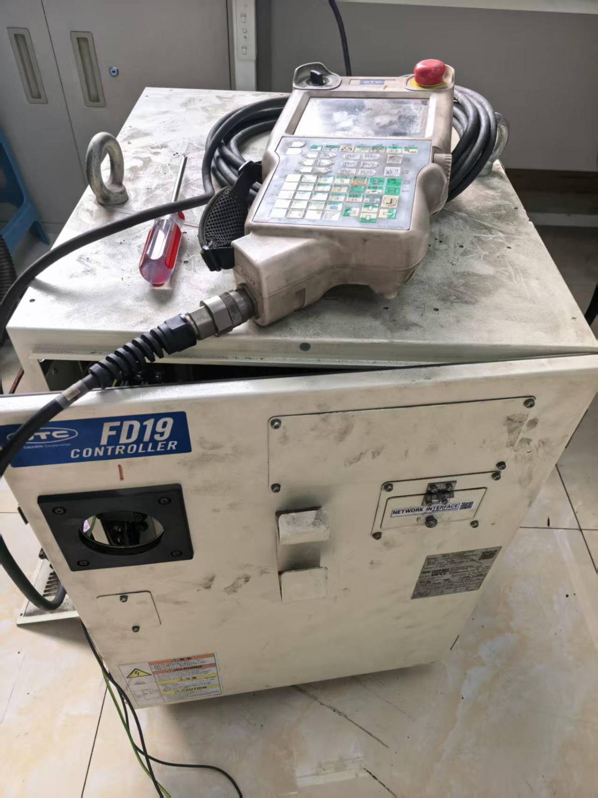 OTC弧焊机FD19控制器上电跳闸 烧电源 驱动板损坏 主板异常维修 - 2