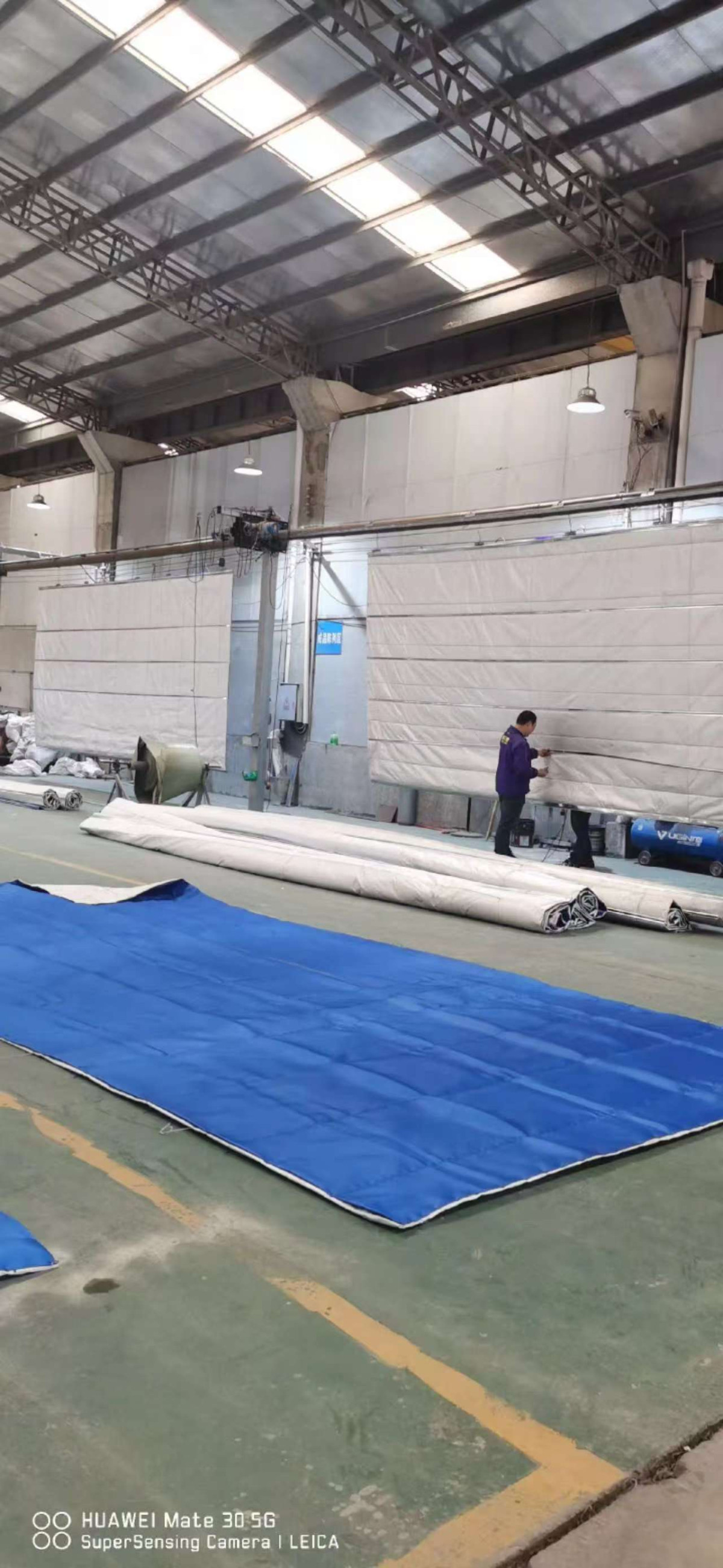 室内挡烟垂壁安装 恒信源门业 采用不燃防火布、金属板材、防火制作 - 2