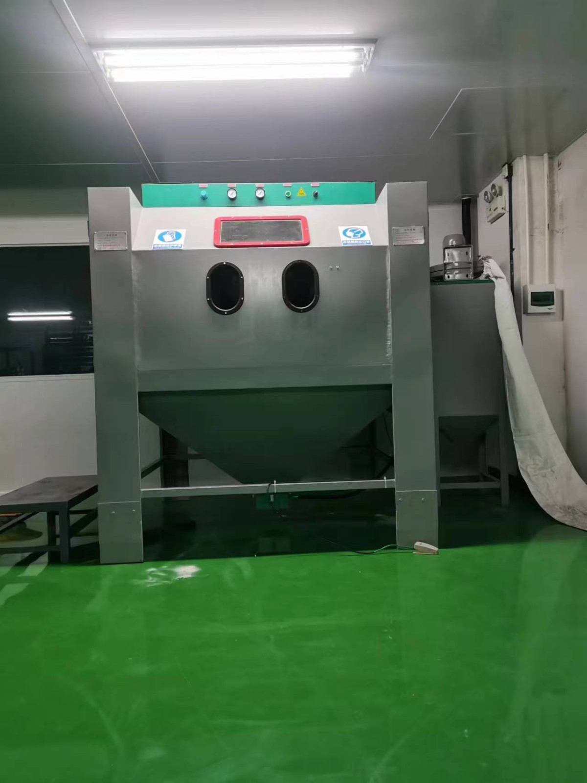 光学镀膜喷砂机选顶胜,行业经验丰富,可非标定制 - 2