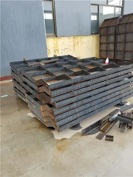 防撞墙模具精密冲压模具,水泥防撞墙模具益处多