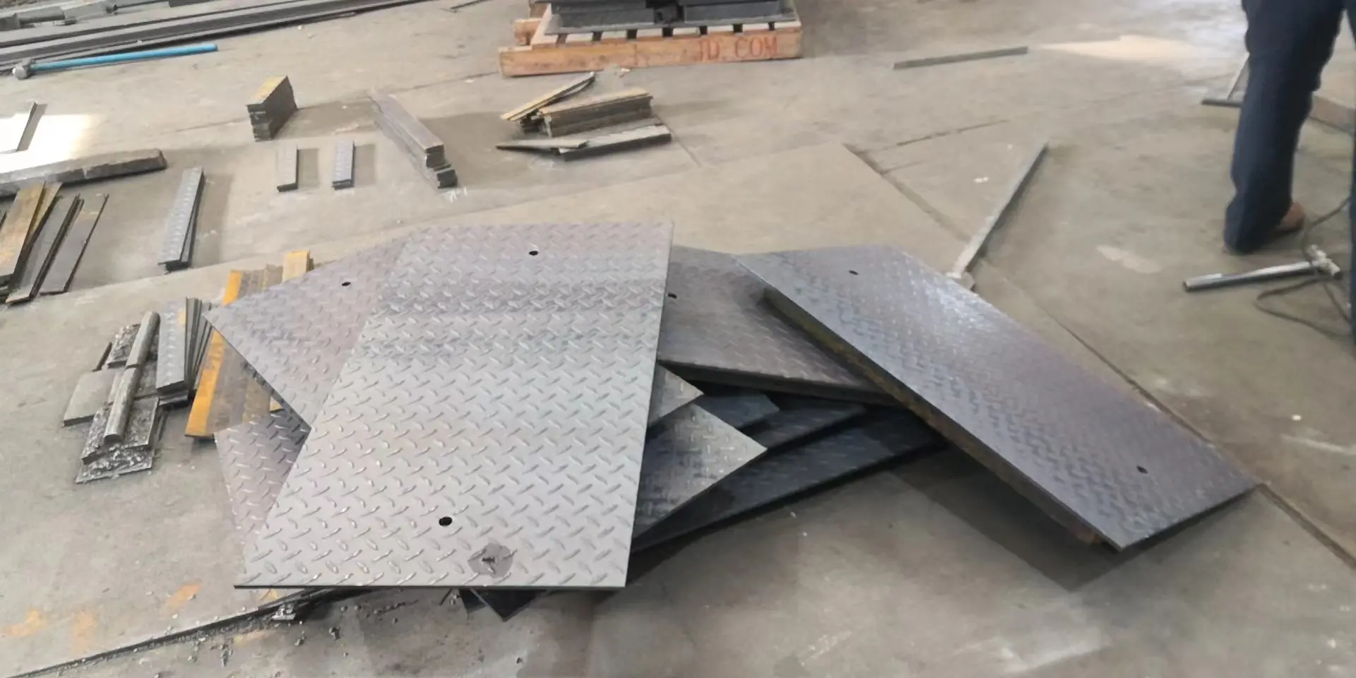 西安花纹盖板加工、 电缆沟盖板、电力盖板、 西安钢盖板、西安钢盖板电缆沟盖板 - 3