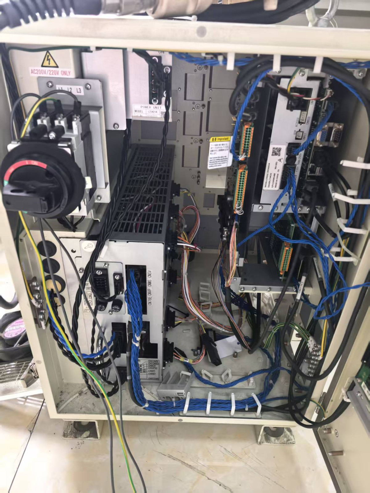 OTC弧焊机FD19控制器上电跳闸 烧电源 驱动板损坏 主板异常维修 - 3