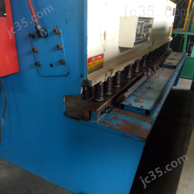 QC12Y-6X300 二手贝力 液压剪板机 QC12Y-6X300