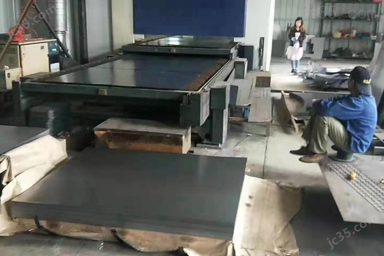 - 二手激光切割机 2400 奔腾楚天