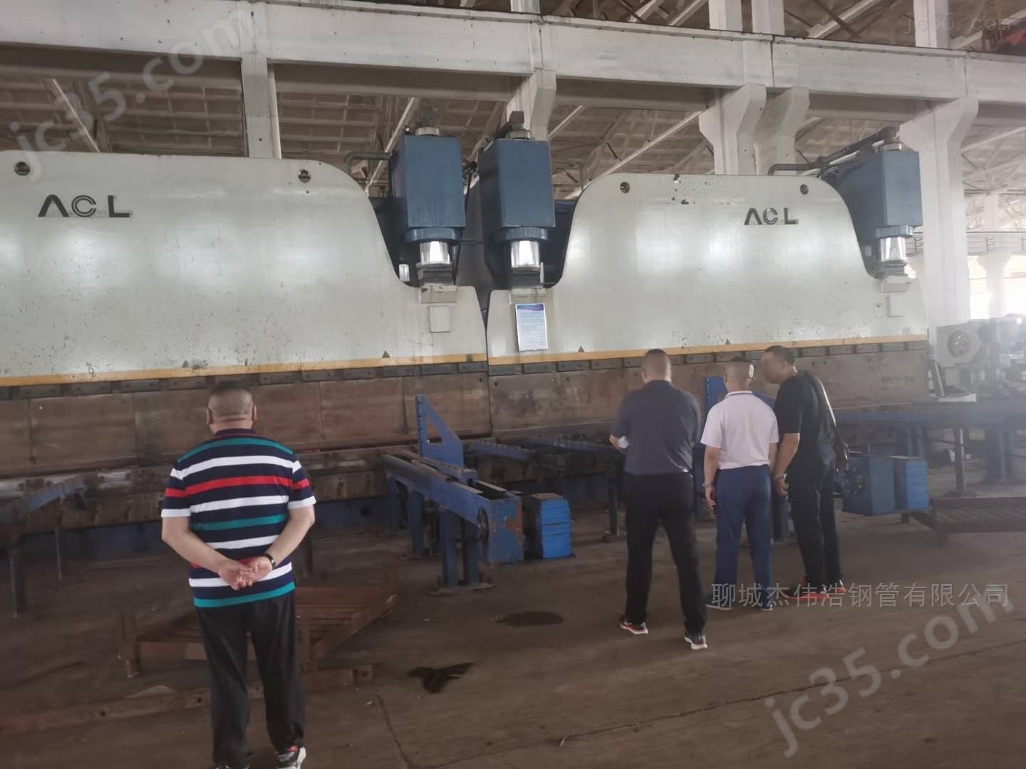 2400T 二手出售力丰产2400吨,14米折弯机 - 3