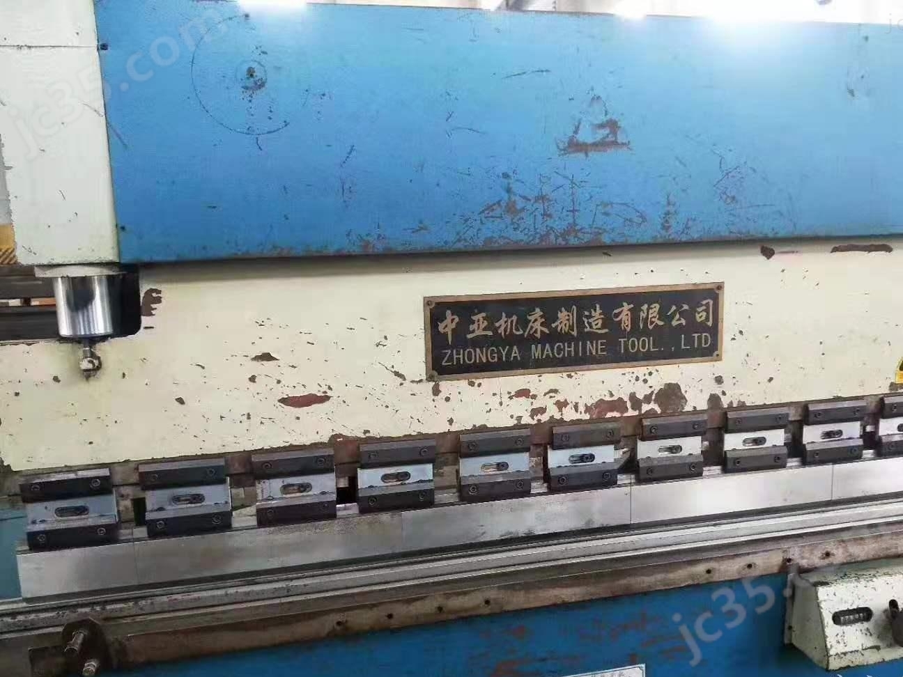 WC67Y-63/220 二手中亚WC67Y-63/2200液压板料折弯机