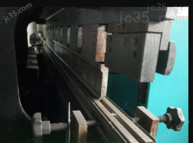 WO6K 40/2500 二手博海 液压折弯机 WO6K 40/2500
