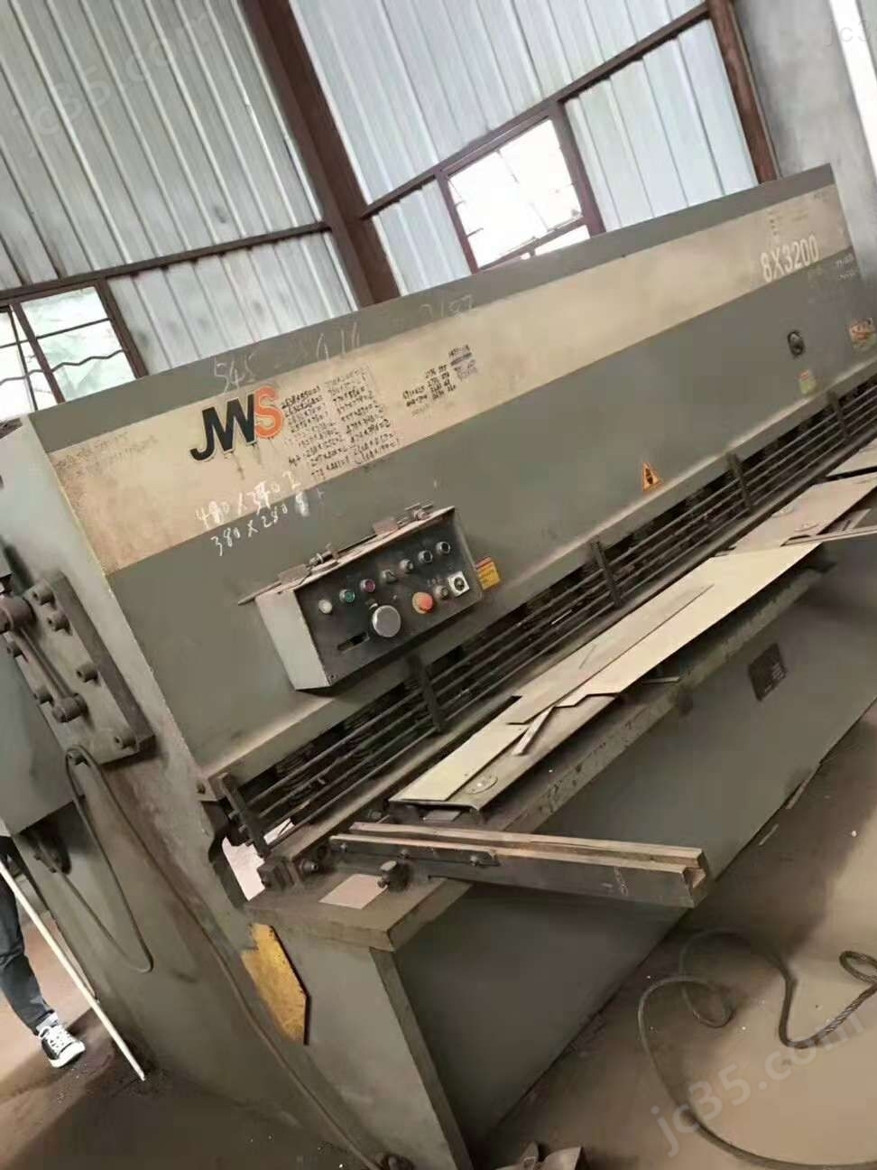 QC12Y-8×3200 二手上海巨威QC12Y-8×3200液压剪板机