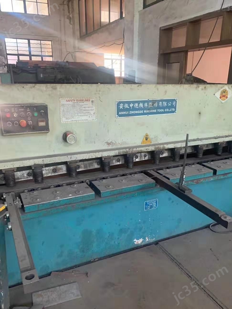 QC12Y-6×2500 二手安徽中德QC12Y-6×2500液压摆式剪板机