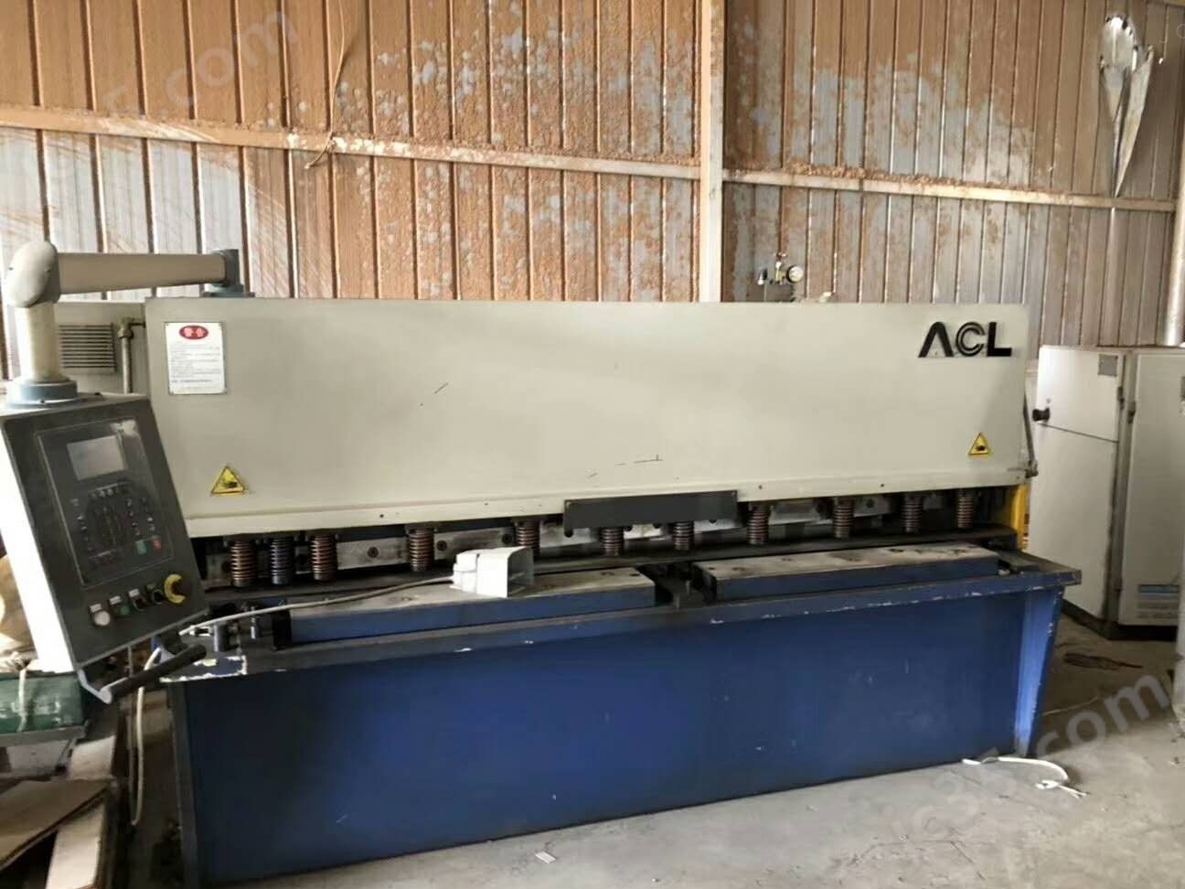 QC12K-6×2500 二手上海埃锡尔QC12K-6×2500数控摆式剪板机