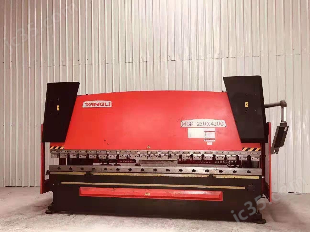 MB8-250×4200 二手扬力MB8-250×4200数控板料折弯机