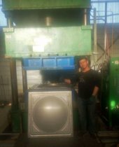 水箱板冲压模具-德州卓懋水箱模具上产厂家