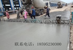 路面摊铺机 修路摊铺机 自行式混凝土整平机