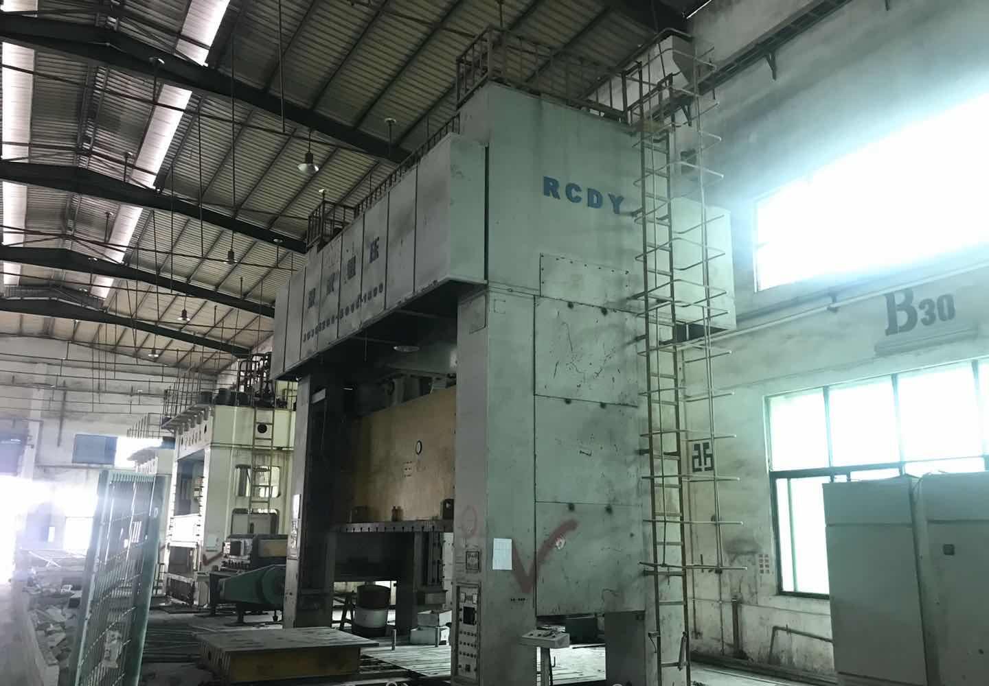 日本小松1200吨冲床 闭式四点,双工位侧移出、带底缸低价转让 - 3