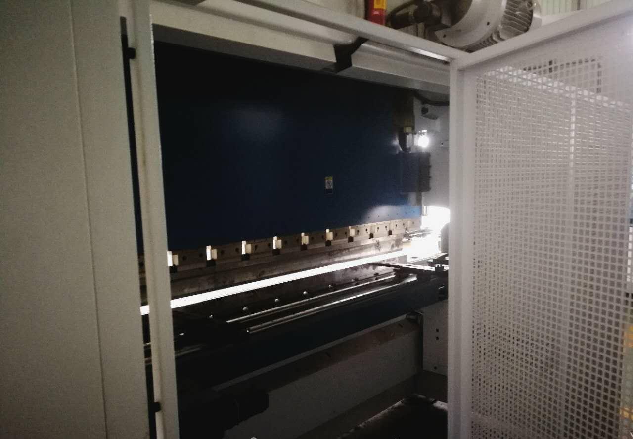 出售转让亚威数控折弯机,型号:PBB-110/3100 - 3