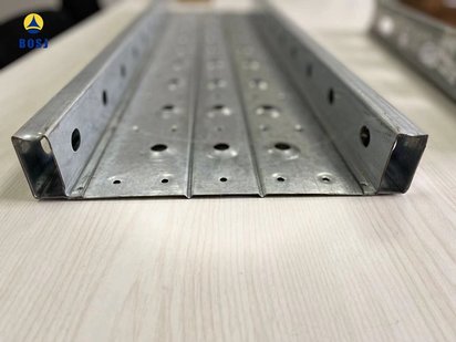 船用全封闭式钢跳板辊压成型机 博世杰钢跳板设备