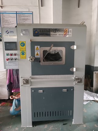 叁利供应数控刀具往复式自动精密液体喷砂机