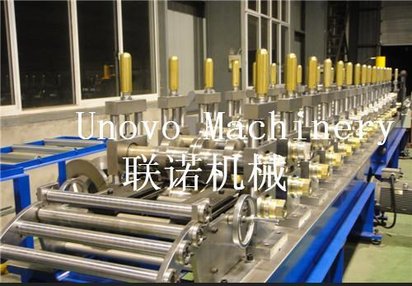 精品推荐& 梯形电缆桥架轧辊机、托盘式桥架辊压成型机