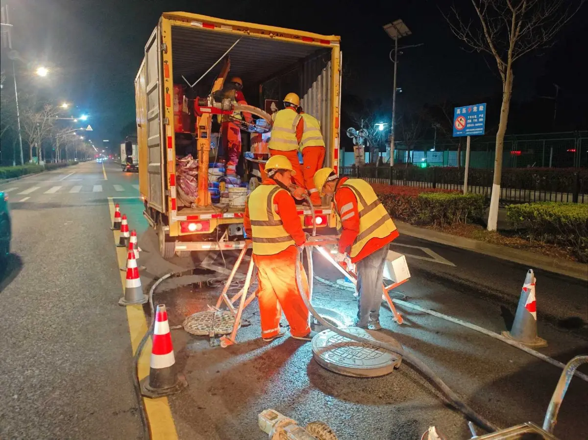CCCP水泥砂浆喷涂修复 非开挖管道修复 施工设备充足 可全程托管服务
