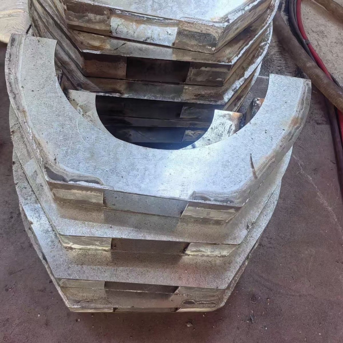 重庆42CrMo钢板激光切管精加工异形管材切割设备管道配件加工厂家批发