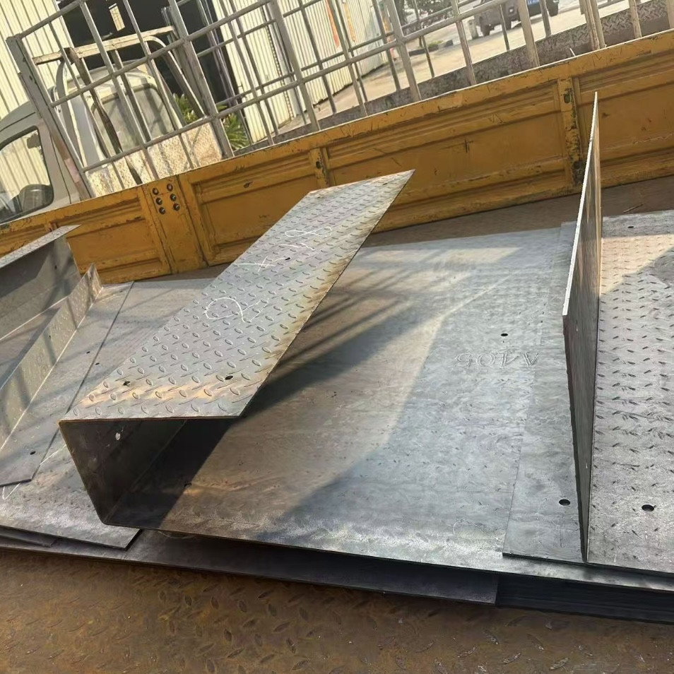 重庆4mm镀锌花纹板精工板材支持切割折弯防滑施工工程厂家批发