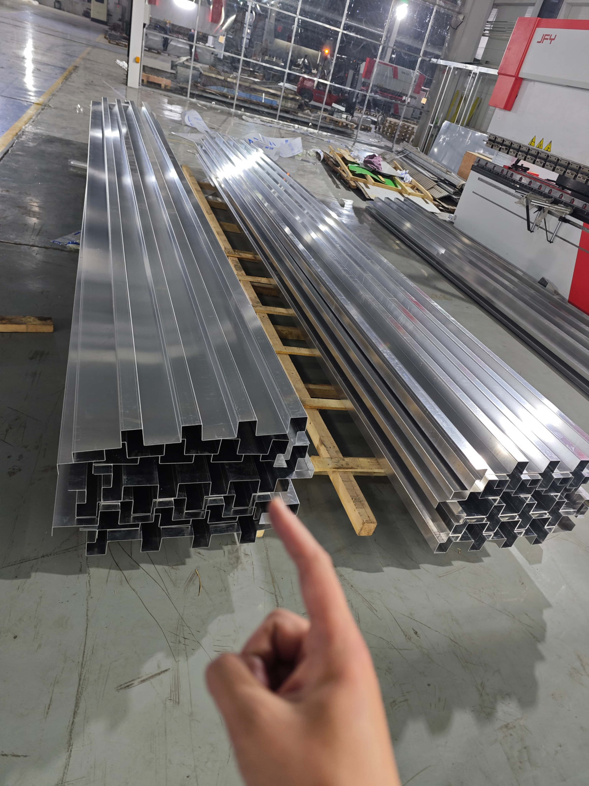 数控折弯加工 河北金属结构件 建筑钢结构加工 现场技术对接