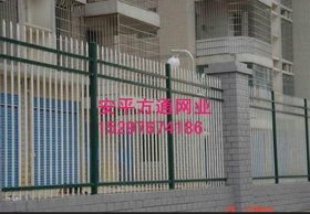 供应铁艺围栏 钢管组装喷涂防护栏