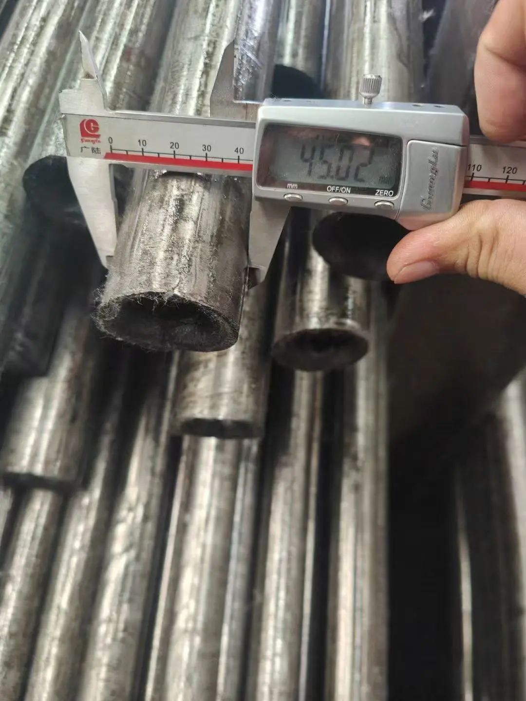 重庆42CrMo轴承棒 活塞杆镀铬 | 直径30-200mm 42CrMo 调质态 折弯机导轨