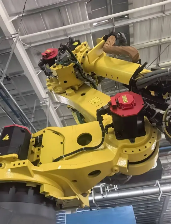 KUKA机器人焊接ABB FANUC Yaskawa 六轴四轴机器人维修,保养,销售油脂电池配件