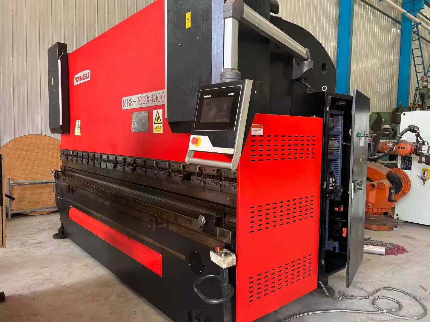 扬力数控折弯机MB8-3004000 - 2