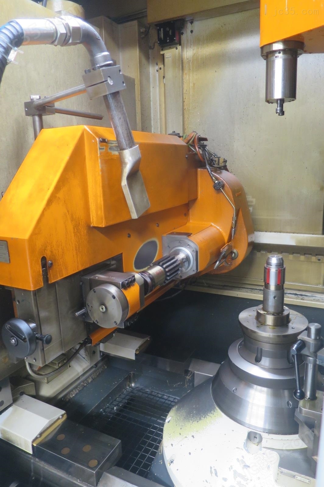 LC380 二手LIEBHERR滚齿机 - 3