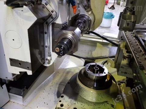 PFAUTER P 200 CNC 二手瑞士数控滚齿机