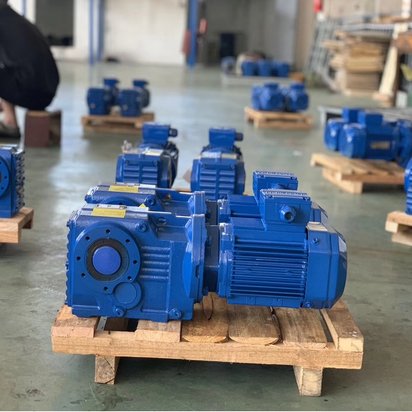 BLD12-35-4KW斜齿轮蜗轮减速机KA67DR63L4