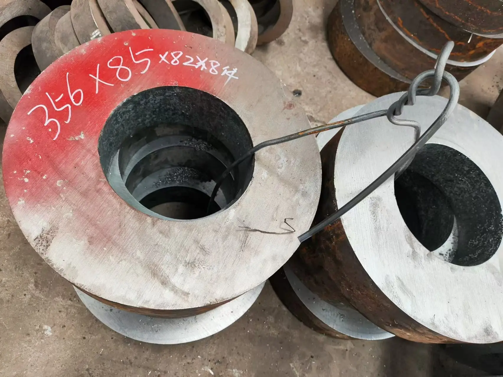 42CrMo大口径机械加工管齿轮钢厚壁无缝钢管切割可做热处理