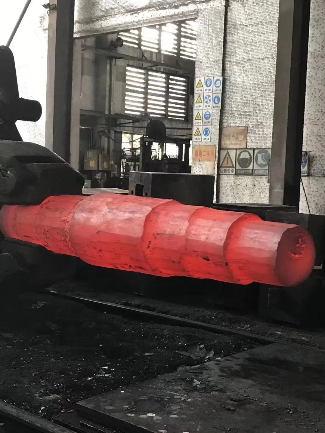 钢锻轴 钢制锻造车轮 锻造辊 锻件 船舶机械 轧钢机械 环形锻件