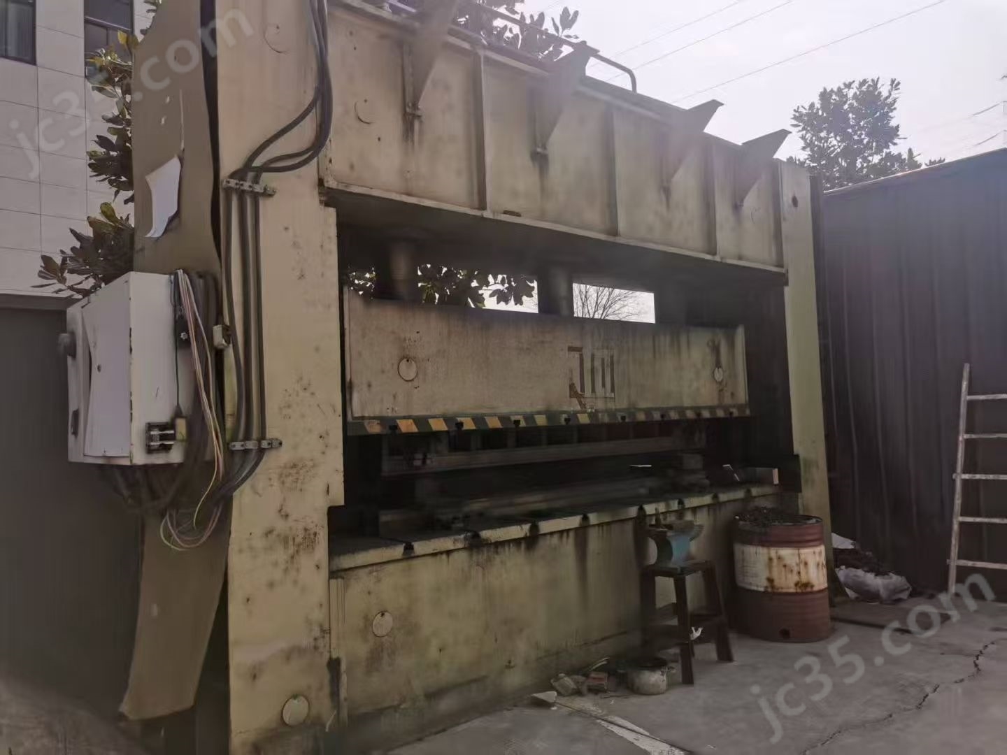 龙门油压机 二手出售一台龙门油压机