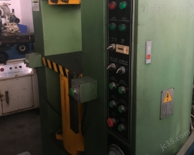 Y34-200 二手广东锻压 四柱式油压机 Y34-200 - 2
