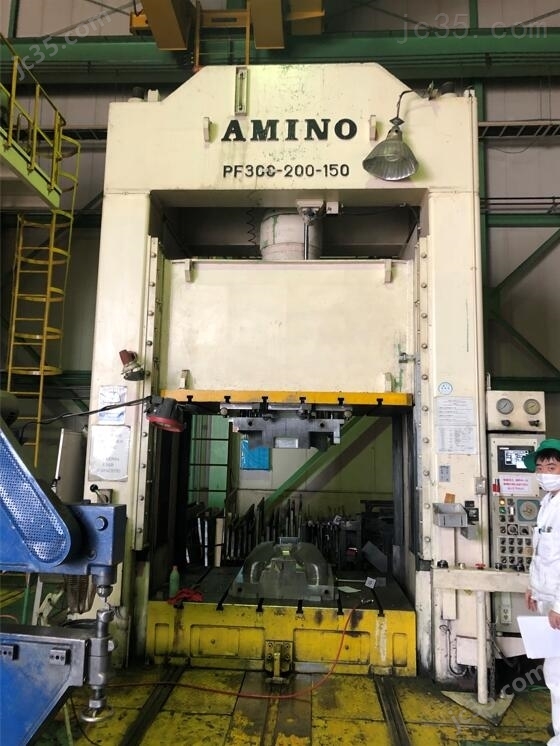 PF300AQ 二手AMINO液压机