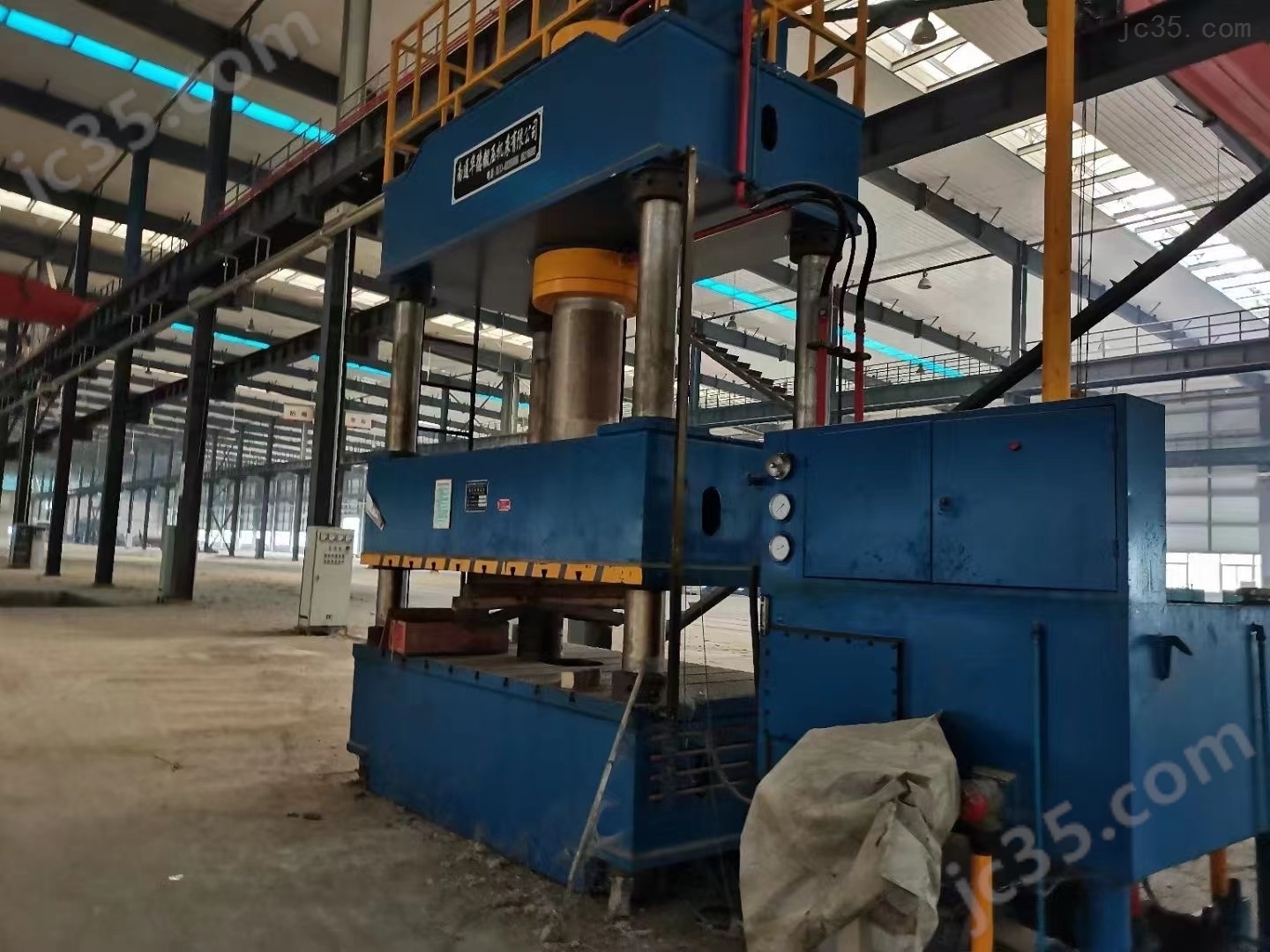 500T 二手出售500吨四柱油压机，工作台2.4*1米