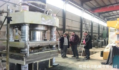 垂直模锻平锻机 油压伺服压装机 撑杆液压成型机