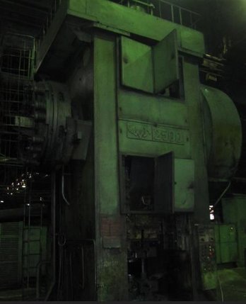 供应俄罗斯2500吨热模锻压力机