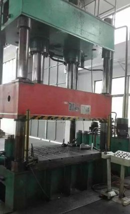 出售二手徐州大台面500T四柱液压机