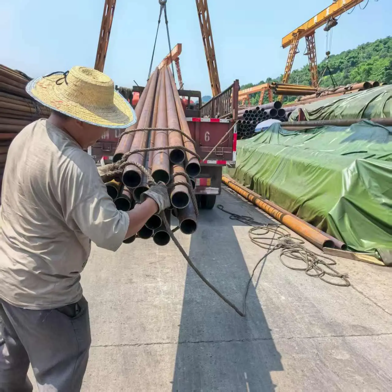 重庆40Cr20CrMnTi无缝钢管热处理成型无氧化皮设备管材厂家批发