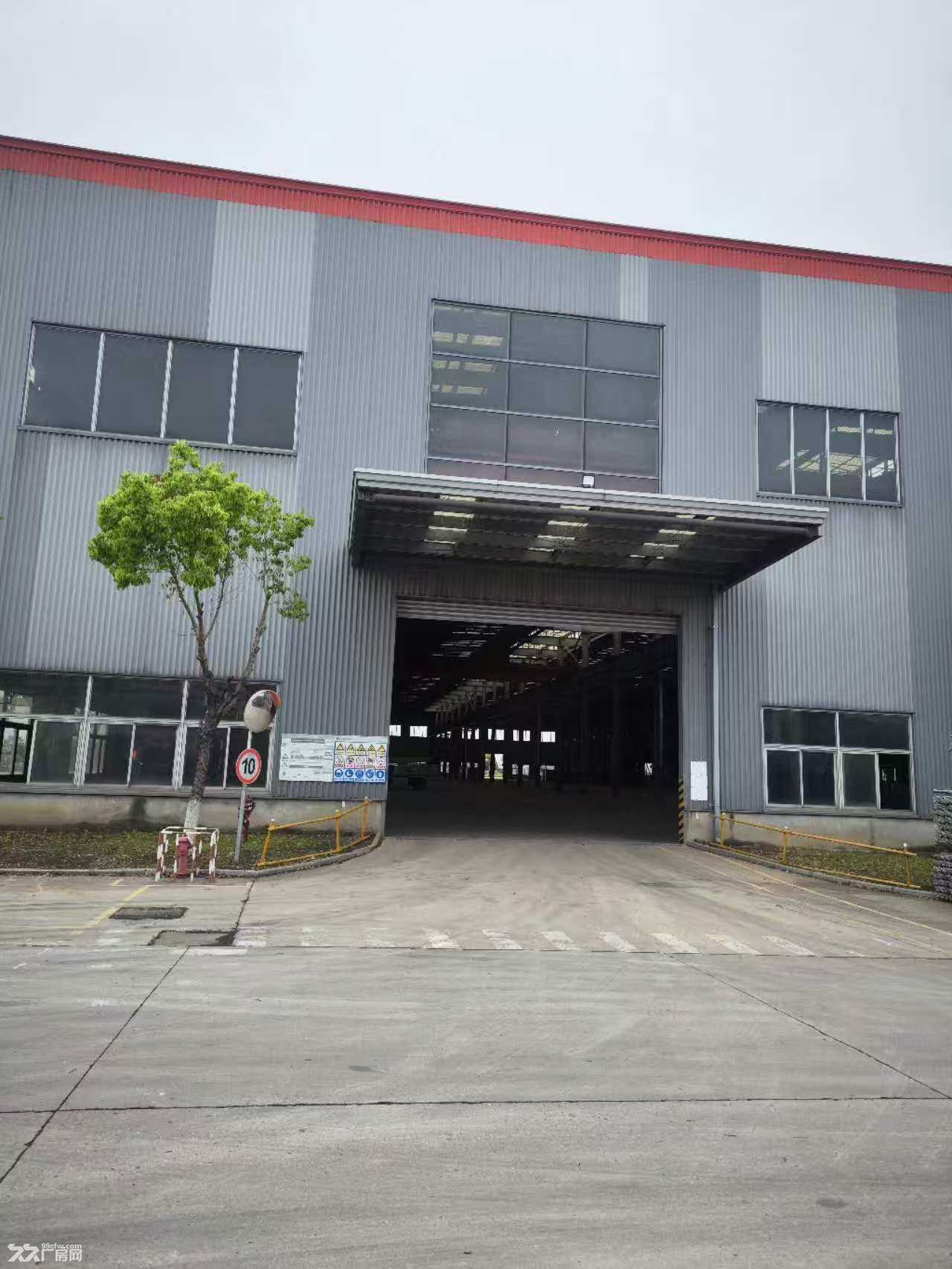 金山11000平单层带行车20米层高厂房出租