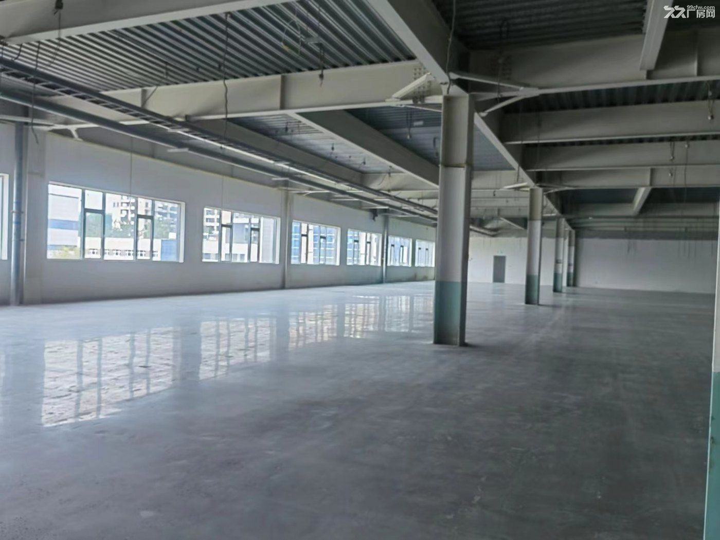 空港一楼有货门,可生产研发办公展厅等,正规园区