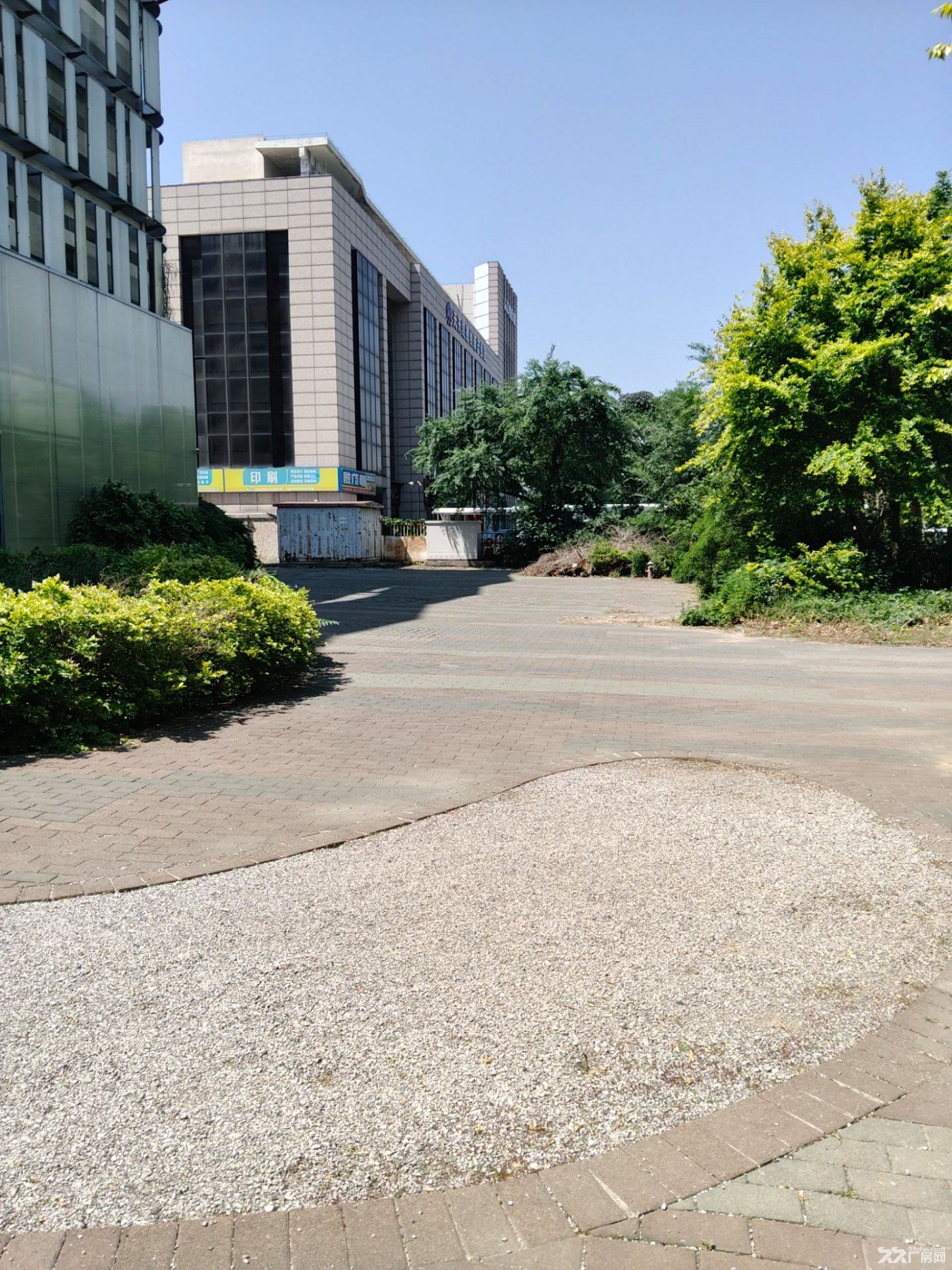 华苑高新区(环内)拥有独楼一座5000平方米 价格可谈。 - 8