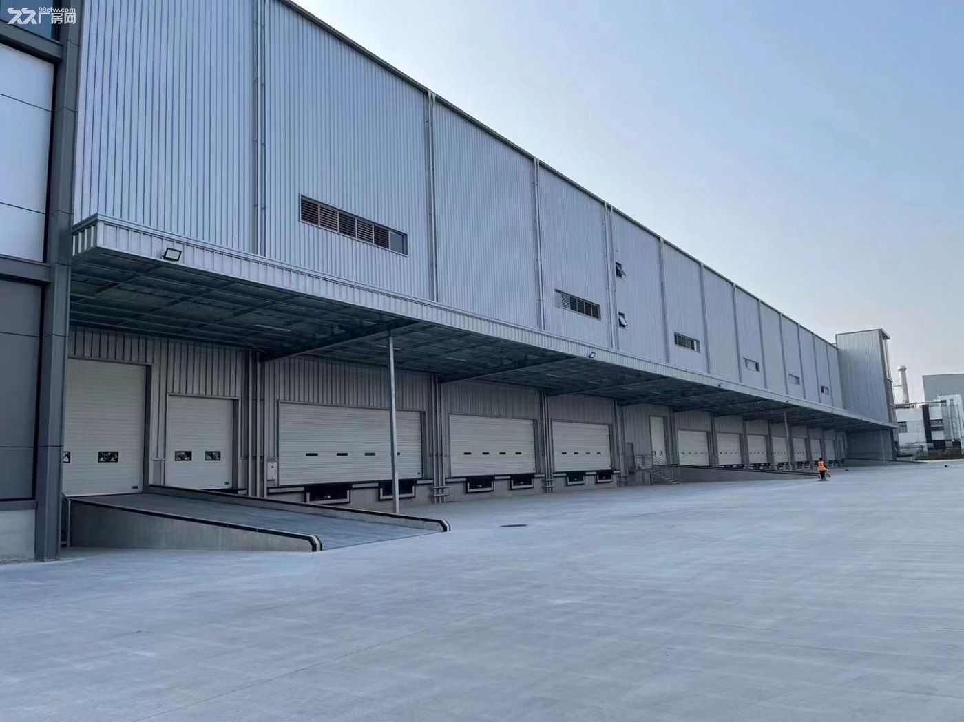 嘉定安亭出租高平台仓库22000平丙二类消防带喷淋 邻近高速