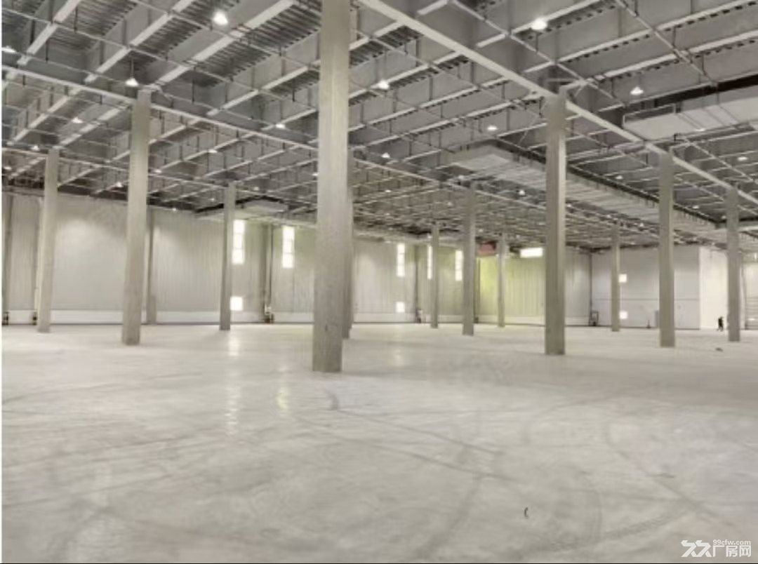 嘉定娄塘32000平米坡道库出租 - 2