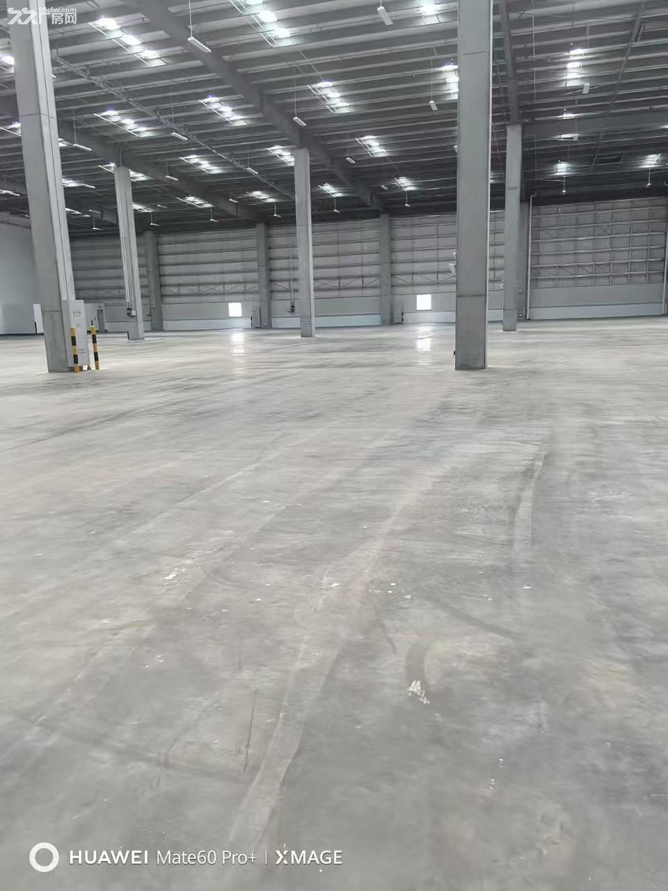 赵巷原业主直租独门独院36000平米双边卸货 - 2