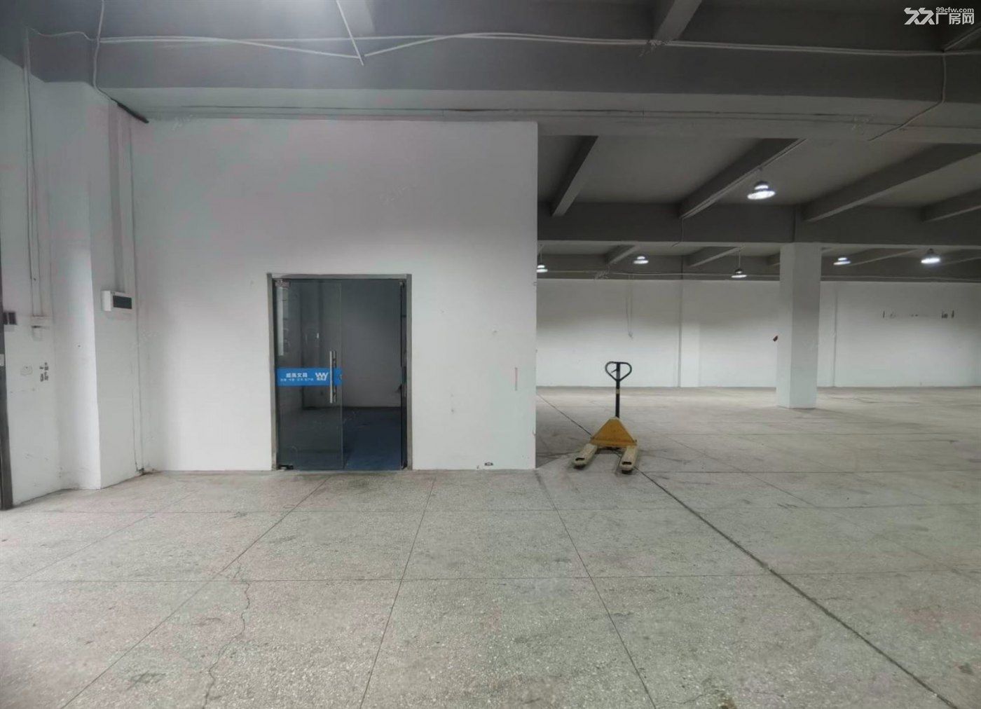 出租:江桥金园四路仓库 一楼500平厂房仓库 场地大停车卸货方便 - 4